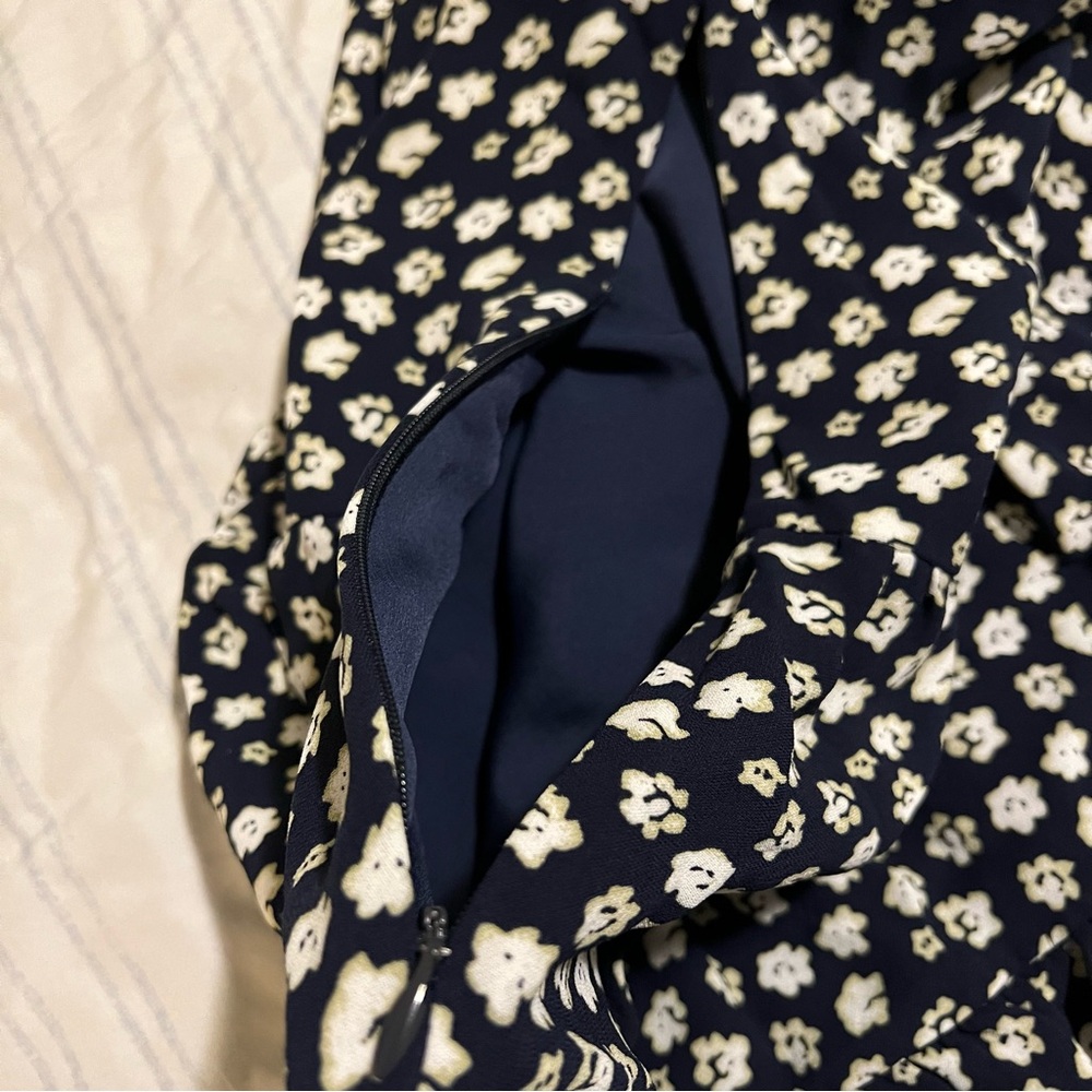 J. Crew Navy and White Floral Dress Women’s Size 2 - Picture 6 of 6